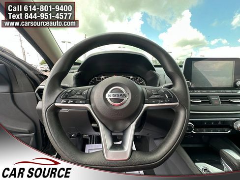 Used 2022 Nissan Altima 2.5 SV FWD image 12