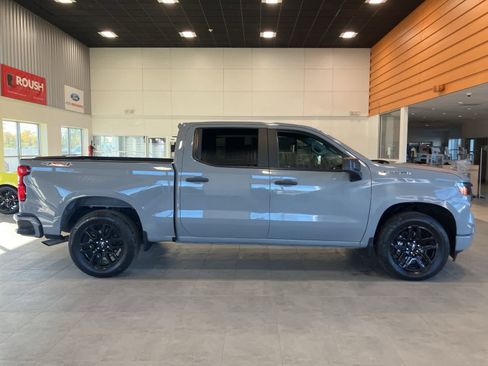 Used 2024 Chevrolet Silverado 1500 Custom image 4