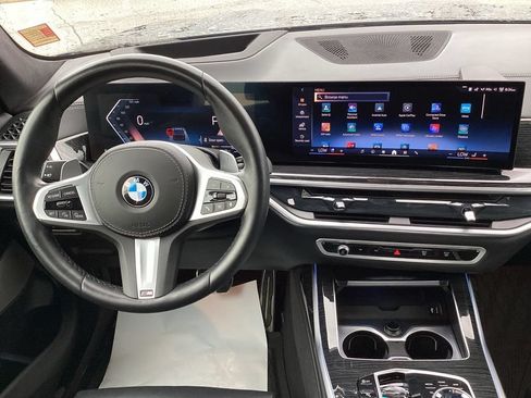 Used 2025 BMW X7 xDrive40i w/ Executive Package AWD/4WD image 21