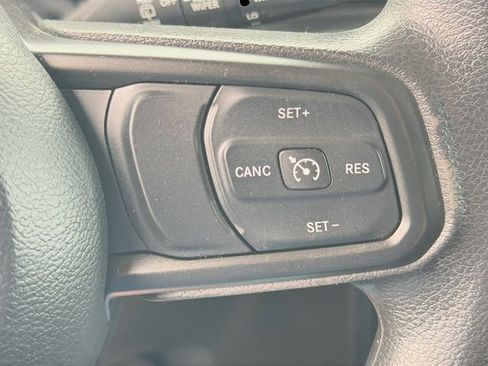 Used 2022 Jeep Wrangler Sport AWD/4WD image 19