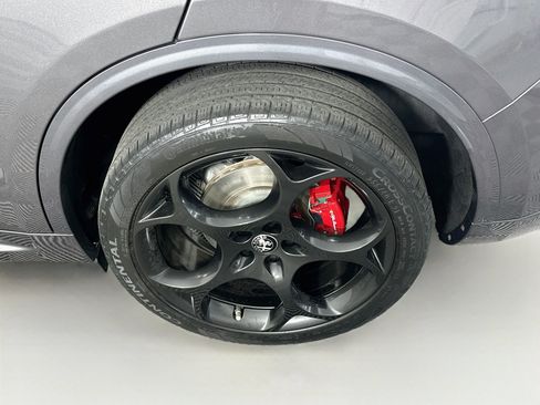 Used 2023 Alfa Romeo Stelvio Veloce AWD/4WD image 11