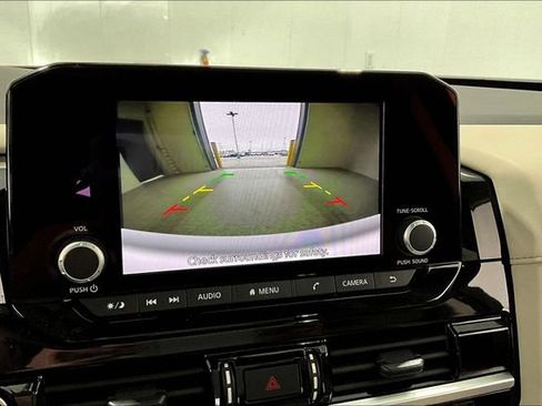 Used 2024 Nissan Pathfinder SV w/ SV Premium Package AWD/4WD image 14