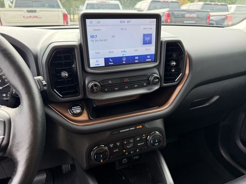 Used 2023 Ford Bronco Sport Outer Banks w/ Tech Package AWD/4WD image 19