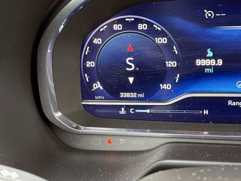 Used 2023 Chevrolet Tahoe LT w/ Luxury Package image 24