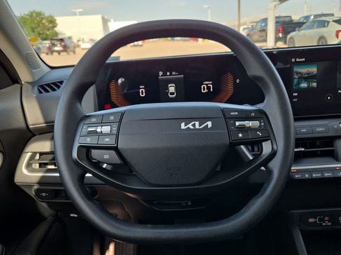 Used 2025 Kia K4 FWD image 19
