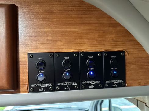 Used 2016 Mercedes-Benz Sprinter 2500 image 76