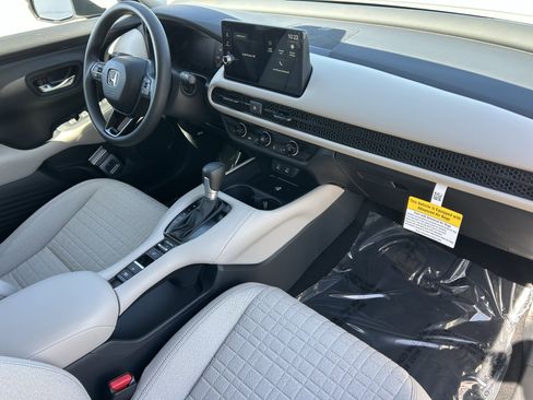 New 2027 Honda HR-V LX image 8