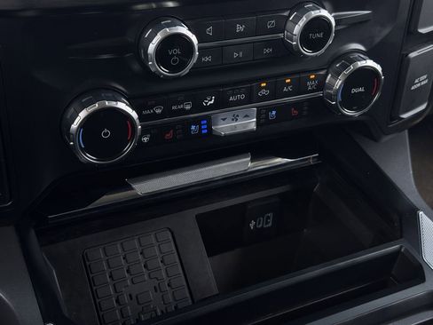 Used 2023 Ford F250 Lariat w/ Sport Appearance Package AWD/4WD image 22
