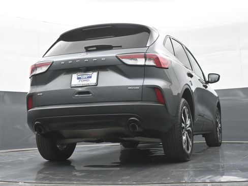 Used 2022 Ford Escape SE w/ SE Sport Appearance Package AWD/4WD image 39