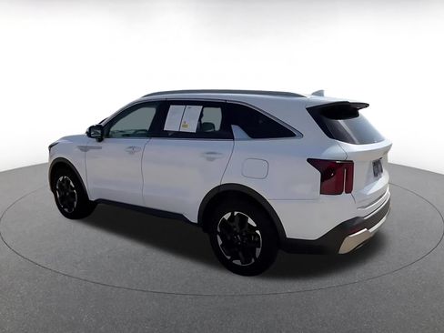 Used 2024 Kia Sorento S FWD image 10