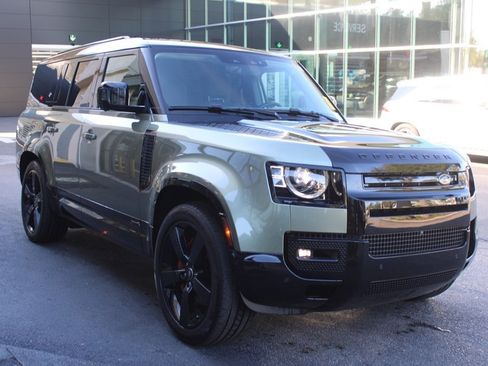 Used 2024 Land Rover Defender 130 X image 4