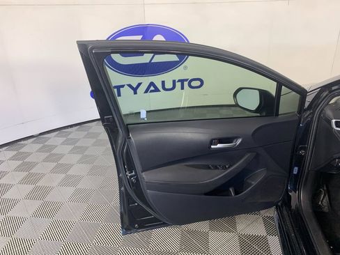 Used 2021 Toyota Corolla LE image 14
