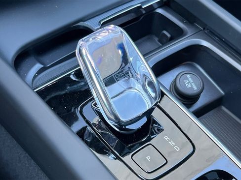 New 2025 Volvo XC60 B5 Ultra w/ Protection Package Premier image 20