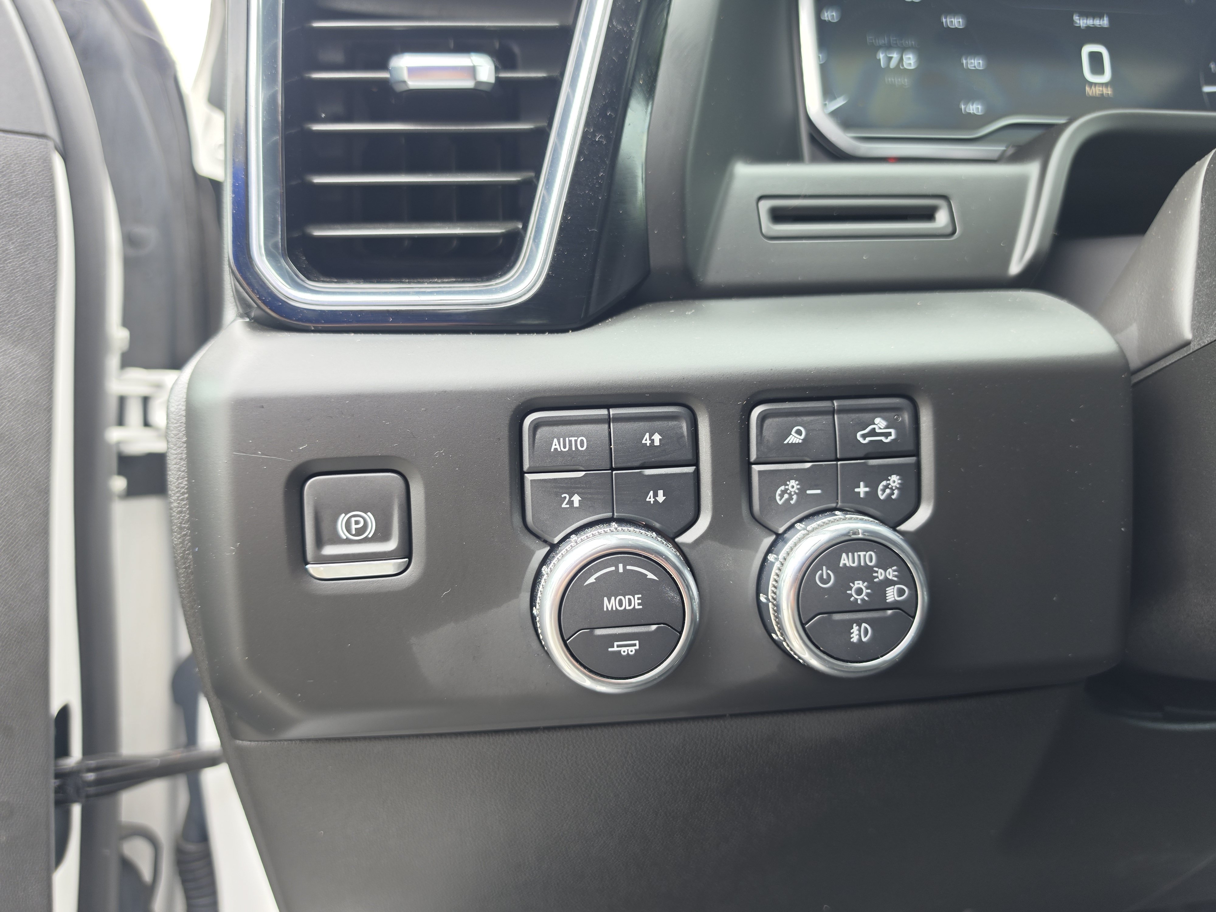 Used 2024 GMC Sierra 1500 Denali AWD/4WD image 21