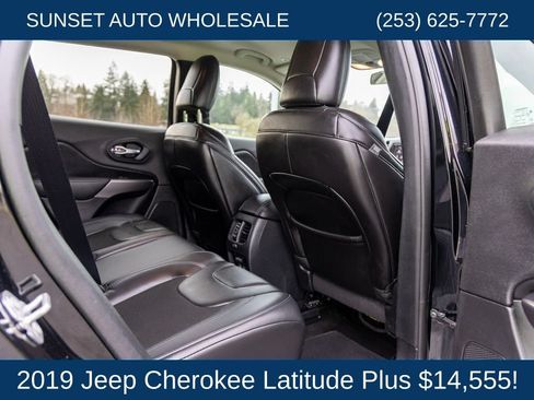 Used 2019 Jeep Cherokee Latitude Plus AWD/4WD image 74