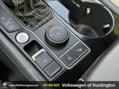 Certified 2023 Volkswagen Atlas SEL Premium AWD/4WD image 32