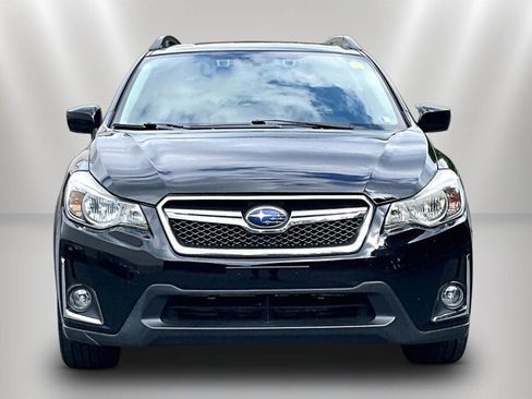 Used 2017 Subaru Crosstrek 2.0i Premium AWD/4WD image 2