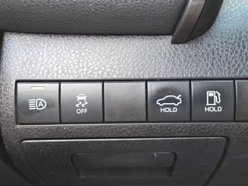 Used 2021 Toyota Camry SE FWD image 8