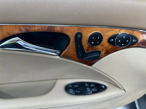 Used 2009 Mercedes-Benz E 350 Sedan image 14