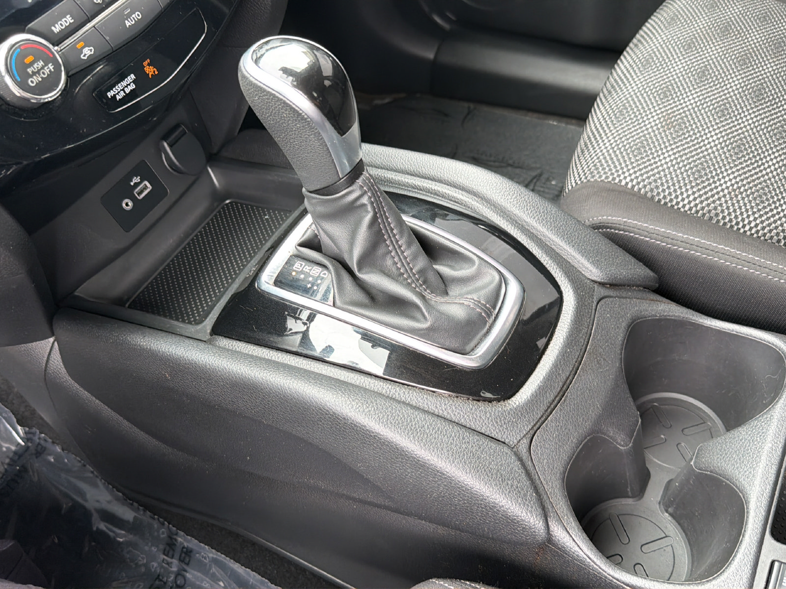Used 2020 Nissan Rogue Sport SV w/ All-Weather Package FWD image 27