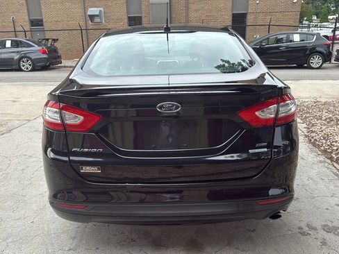 Used 2016 Ford Fusion SE FWD image 6