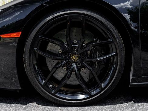 Used 2016 Lamborghini Huracan LP 610-4 AWD/4WD image 30