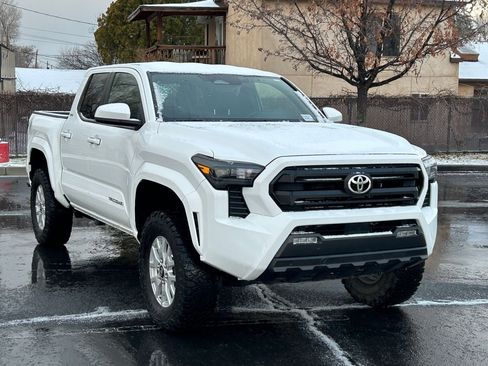 Certified 2025 Toyota Tacoma SR5 image 7