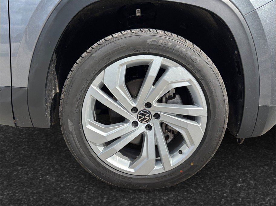 Used 2023 Volkswagen Atlas SE w/ Panoramic Sunroof Package AWD/4WD image 12