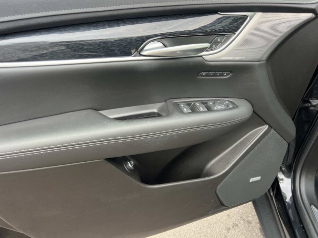 Certified 2023 Cadillac XT5 Premium Luxury AWD/4WD image 15