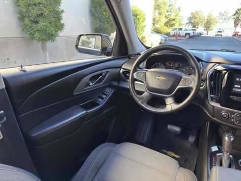 Used 2019 Chevrolet Traverse LT image 22