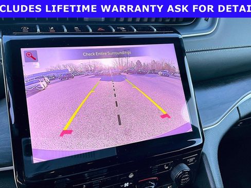 Used 2025 Jeep Grand Cherokee Limited AWD/4WD image 18