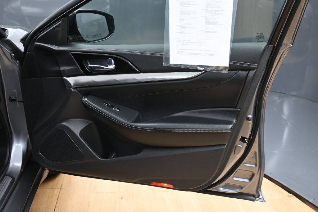 Used 2022 Nissan Maxima SV w/ Floor Mat Group FWD image 28