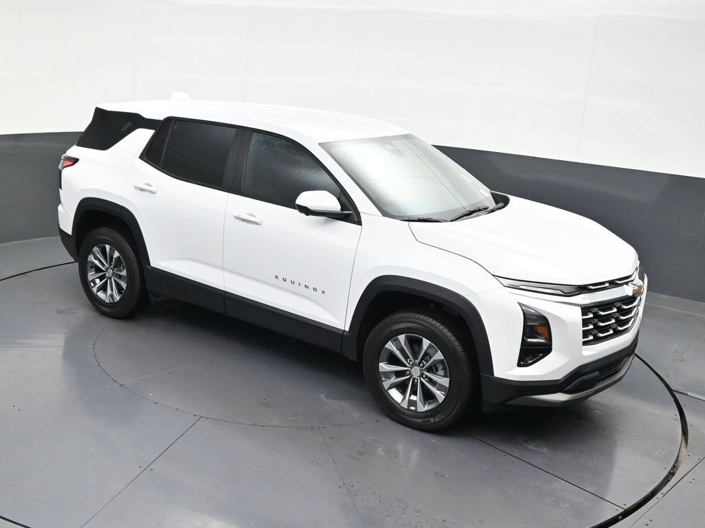 Used 2026 Chevrolet Equinox LT w/ Safety and Technology Package FWD image 21
