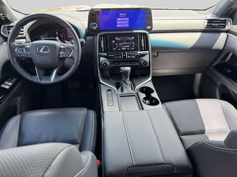 Used 2025 Lexus LX 600 4WD w/ Accessory Package (2T) image 17