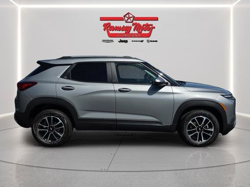 Used 2025 Chevrolet TrailBlazer LT AWD/4WD image 6