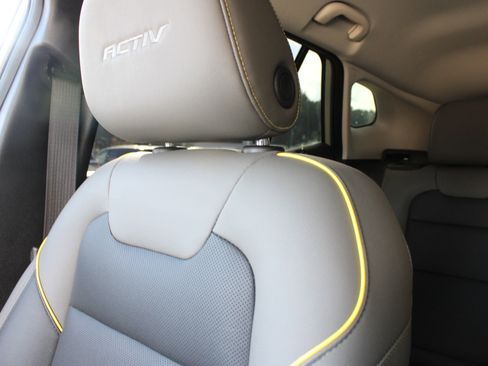 Used 2025 Chevrolet Trax ACTIV w/ Driver Confidence Package image 32