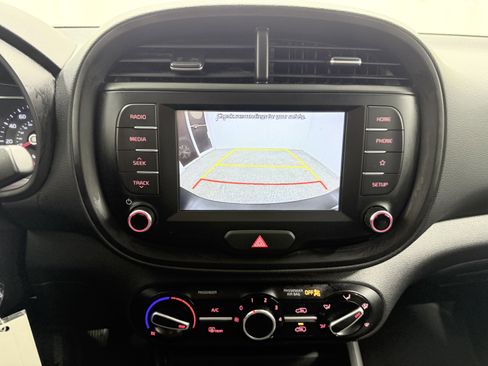 Used 2021 Kia Soul LX image 17