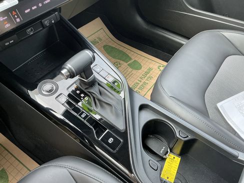 Certified 2023 Kia Niro EX FWD image 24
