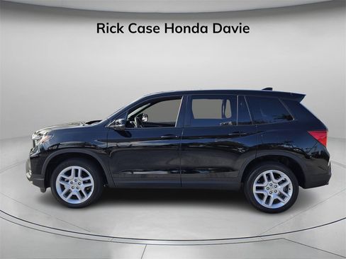 Certified 2025 Honda Passport EX-L image 4