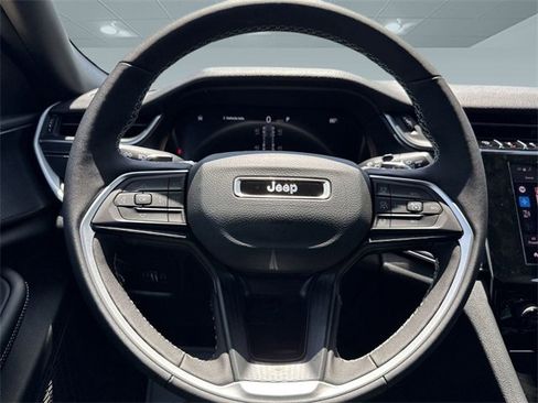 New 2025 Jeep Grand Cherokee Altitude image 14