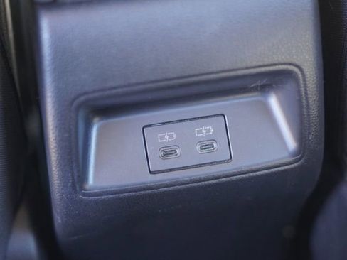 Used 2025 Toyota Corolla LE image 28