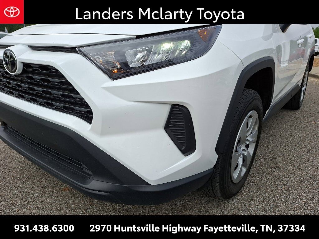Used 2022 Toyota RAV4 LE FWD image 9