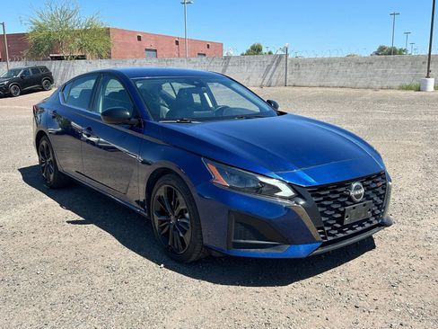 Used 2024 Nissan Altima 2.5 SR image 3