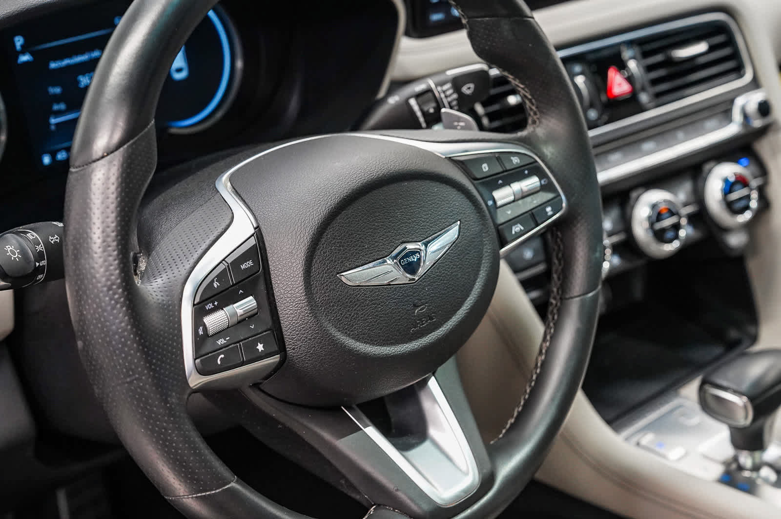 Used 2023 Genesis G70 2.0T w/ Sport Prestige Package RWD image 21