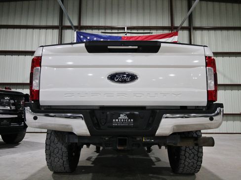 Used 2019 Ford F350 Lariat w/ Lariat Ultimate Package AWD/4WD image 9