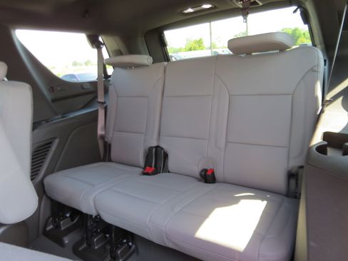 Used 2025 Chevrolet Tahoe LT w/ Comfort Package AWD/4WD image 15