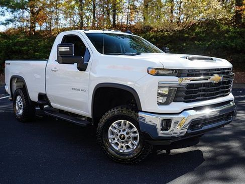 Used 2025 Chevrolet Silverado 2500 LT w/ Convenience Package image 14