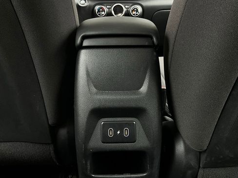 Used 2025 Hyundai Venue SEL image 12