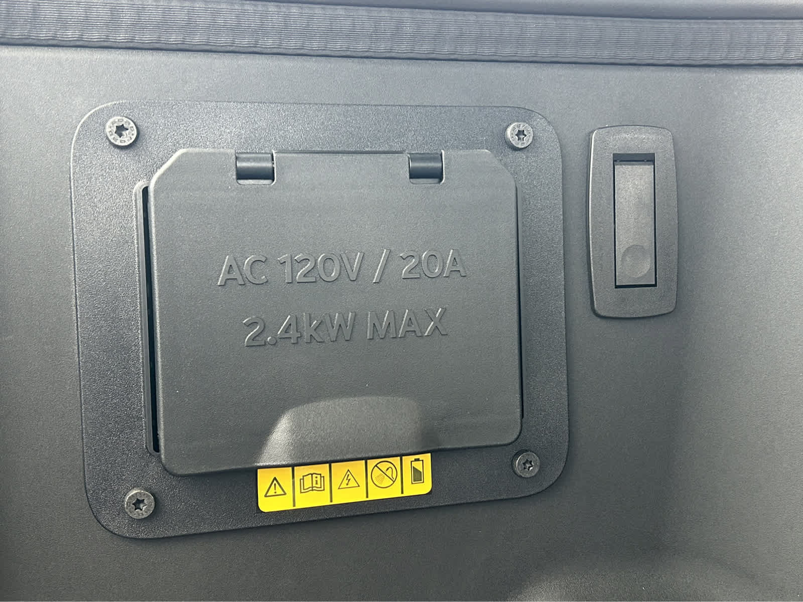New 2023 Ford F150 Lightning Lariat AWD/4WD image 11