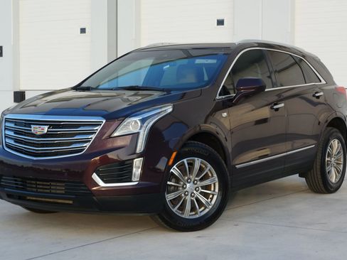 Used 2018 Cadillac XT5 Luxury w/ Driver Awareness Package image 6